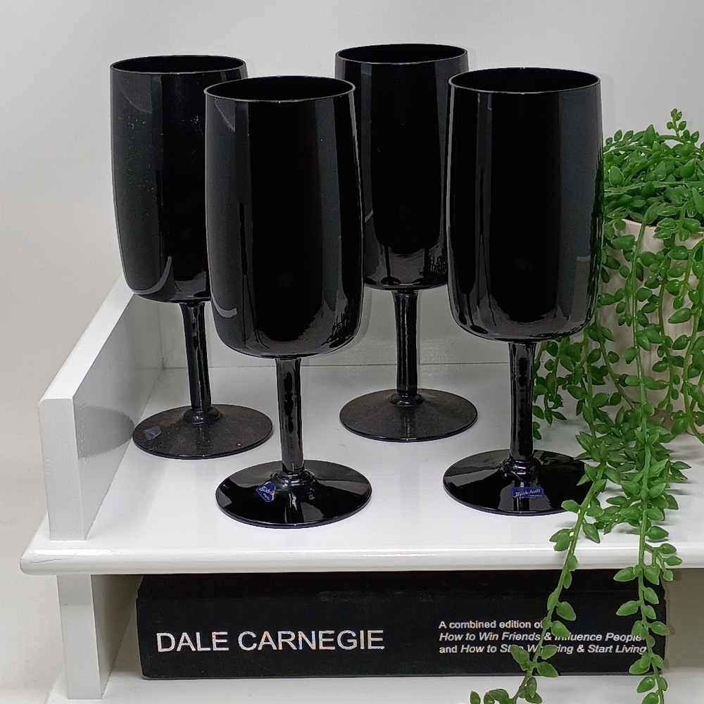 Elegant Black Drinkware Set - Picture 3 of 5